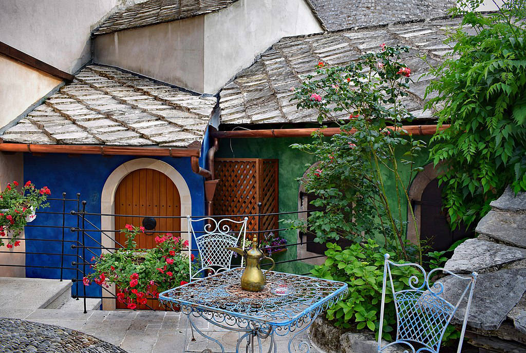 Café dans la ville de Mostar - Jocelyn-Erskine Kellie / ccby 2.0