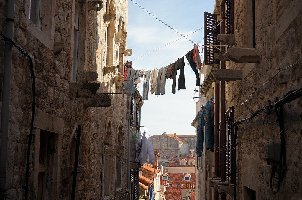 Un bout de vie locale et de méditerranée finalement assez rare  dans le vieux centre. 