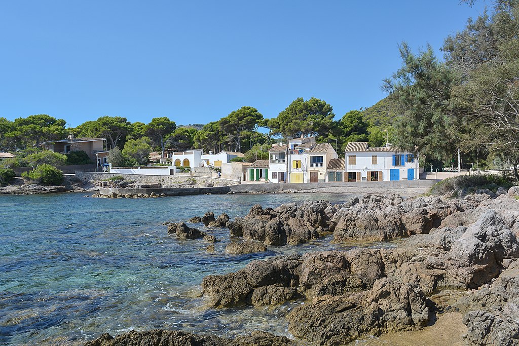 Paysage de crique et rochers à Mallorca - Photo d'Isiwal - Licence ccbysa 3.0