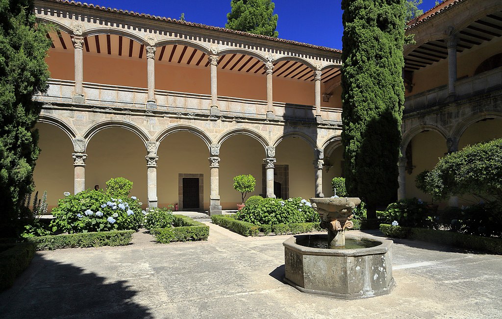 Dans le cloïtre Renaissance du monastère de de Yuste - Photo de Falk2 - Licence ccbysa 4.0