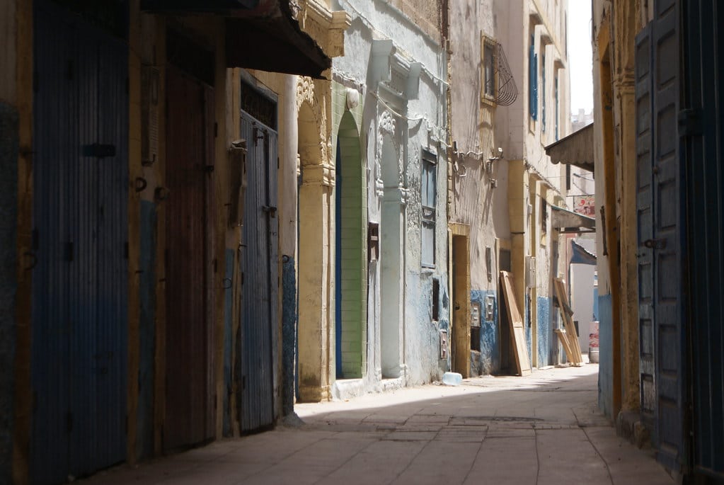 > Une des rues de la Médina d'Essaouira au Maroc.