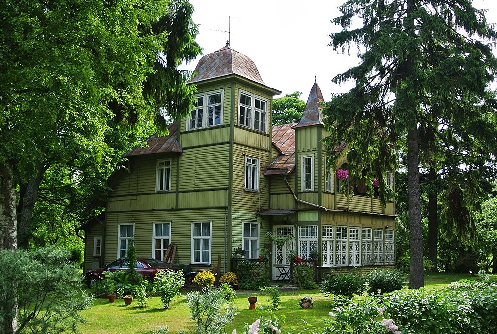 Belle maison bourgeoise en bois dans le quartier de Pirita à Tallin. Photo de Ben Bender.