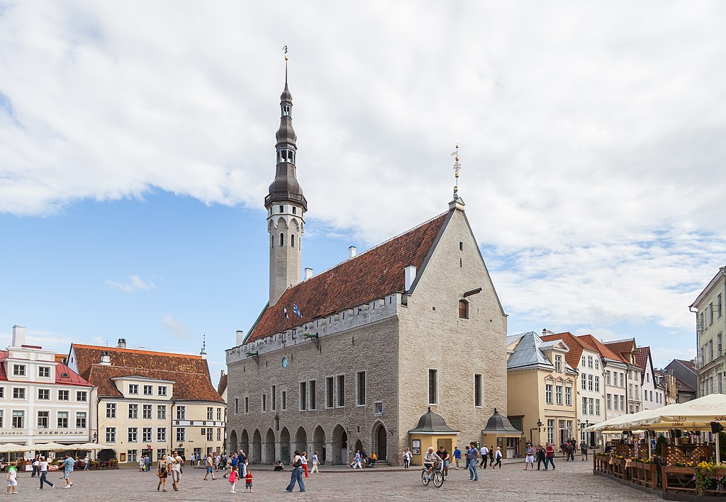Hotel de ville de Tallin – Photo de Diego Delso, delso.photo, License CC-BY-SA