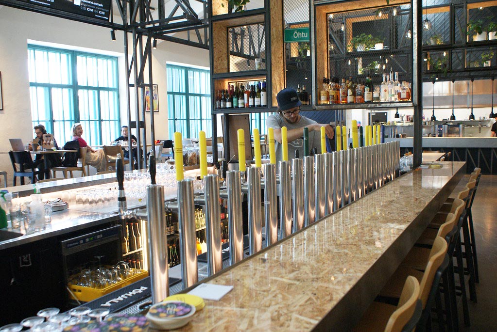 Microbrasserie Pohjala dans le quartiers du port à Tallinn.