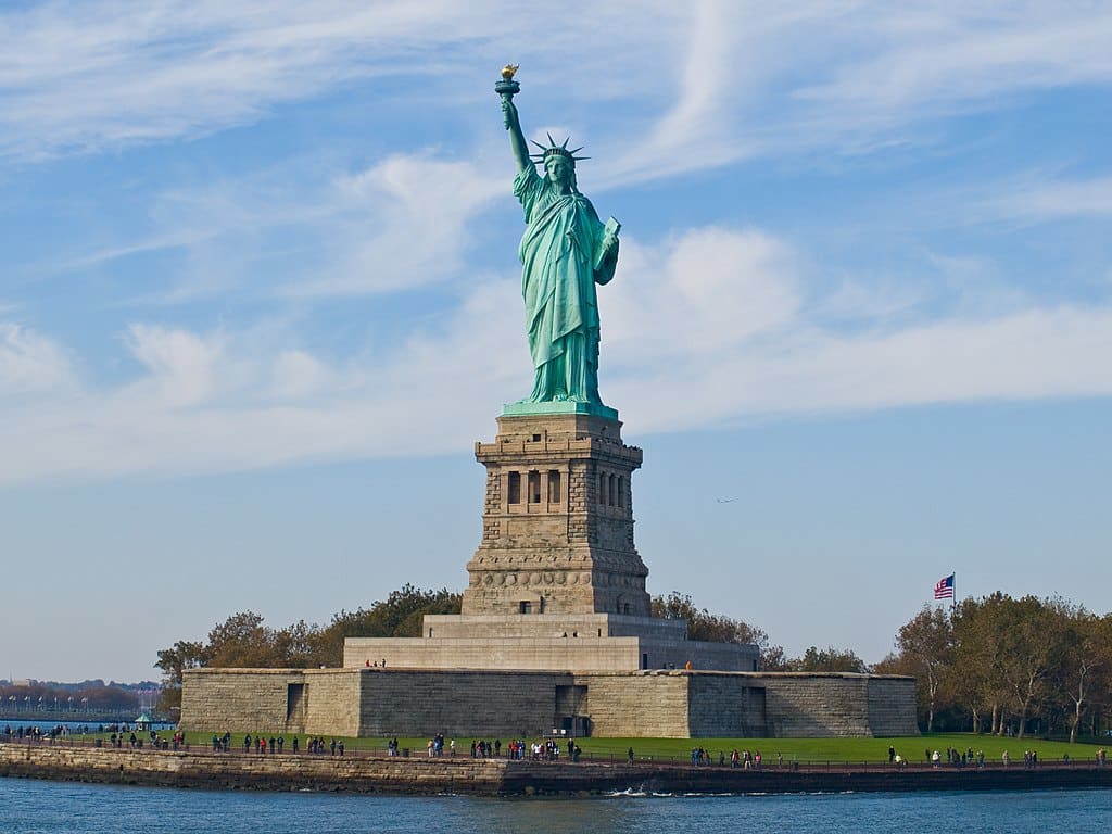 Statue de la Liberté à New York depuis les eaux - Photo de William Warby - Licence ccby 2.0