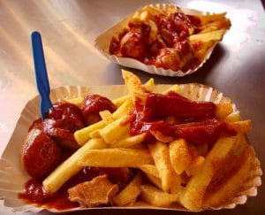 Curry 36, currywurst (saucisse + ketchup + curry) à Berlin [Kreuzberg]