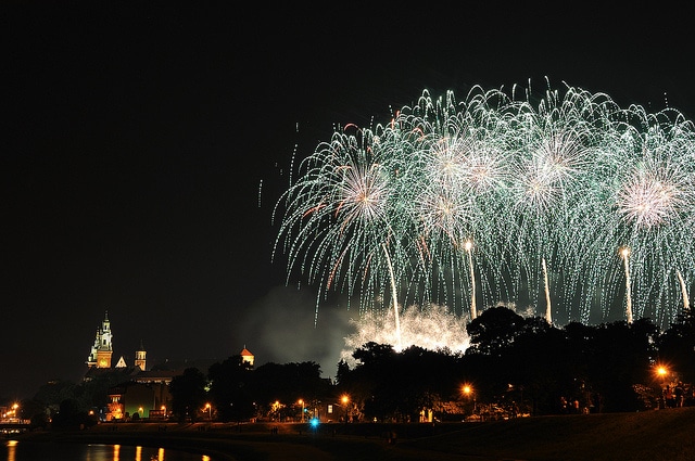 Wawel sous le feu d'artifice à Cracovie - Photo de Jacek P@Flickr