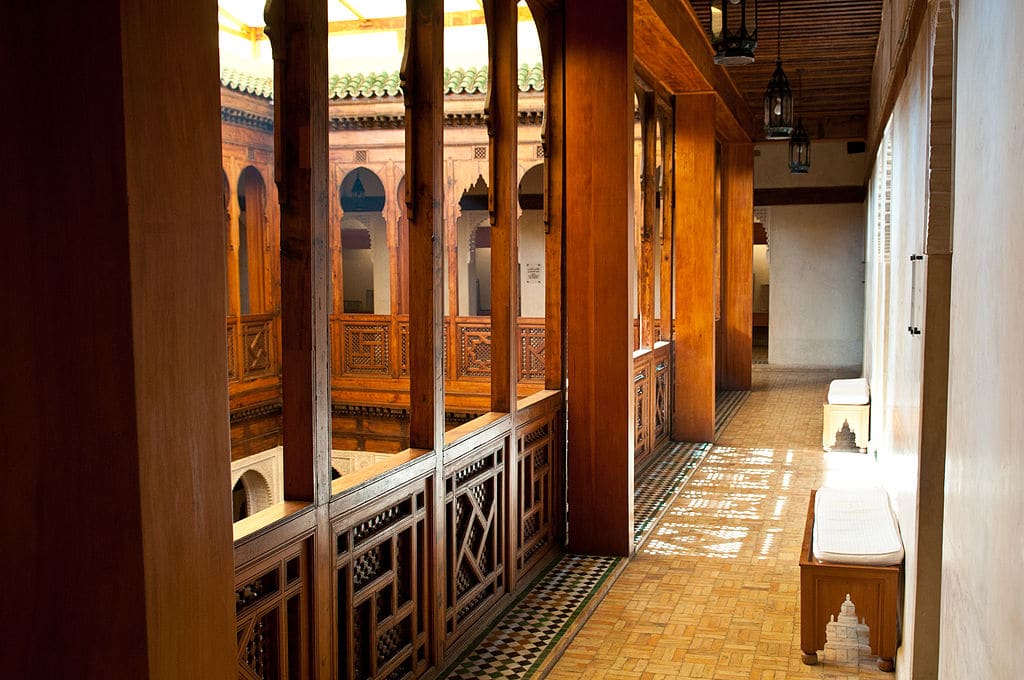 Dans le Musée de l'artisanat en bois Nejjarine dans la Médina de Fès. Photo de Michel Osmenda