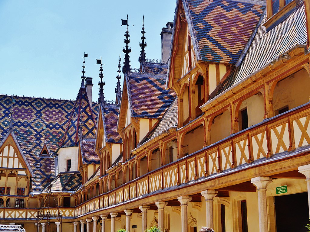 Détails du toit de l'Hotel Dieu à Beaune - Photo de Zairon - Licence ccbysa 4.0