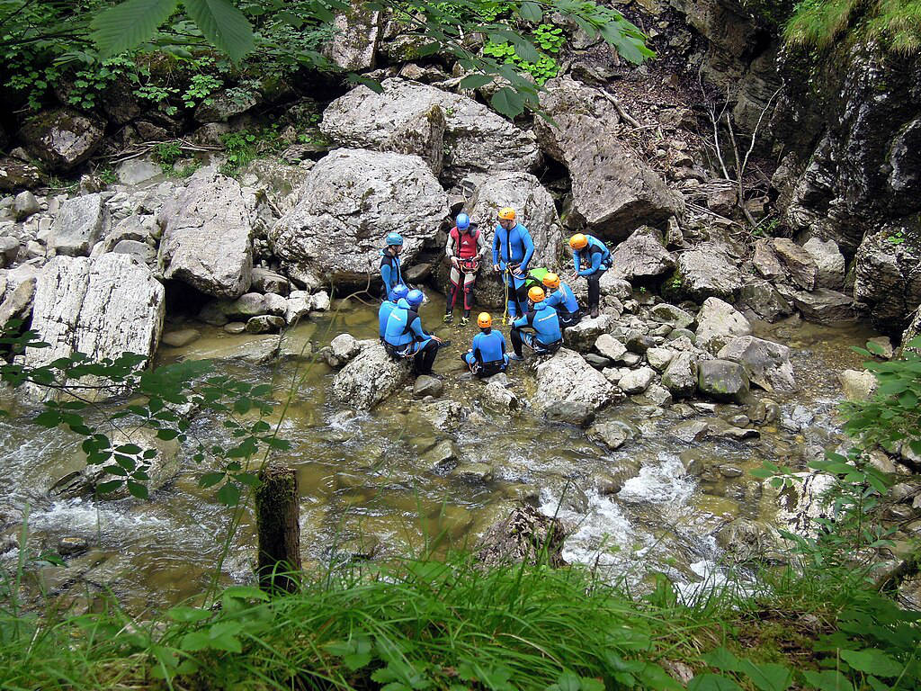 Lire la suite à propos de l’article Canyoning dans les Pyrénées : Meilleurs spots depuis Toulouse, Pau et perpignan