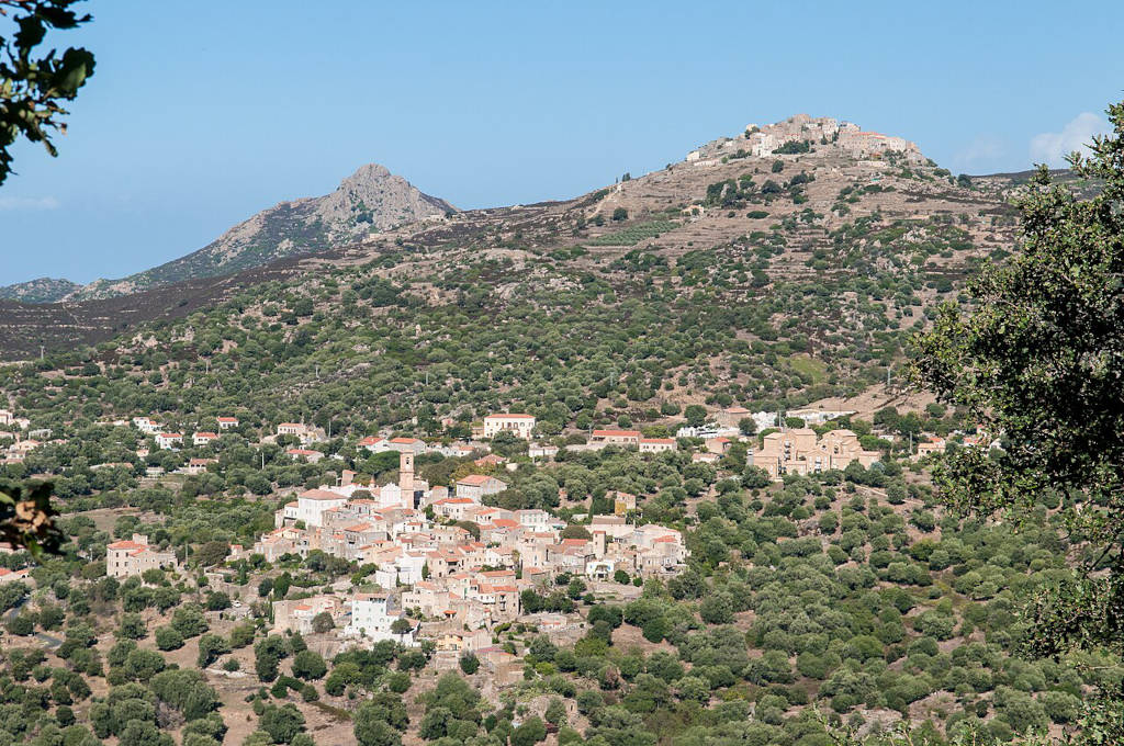 Villages de Sant Antonino et d'Aregno en Corse - Photo de Michal Osmenda -ccby 2.0