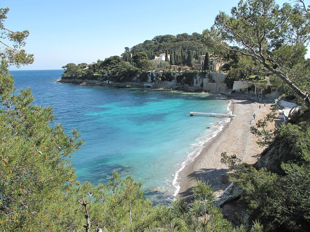 Plage au niveau de la Pointe d'Hospice - Photo de Tangopaso - Licence C0