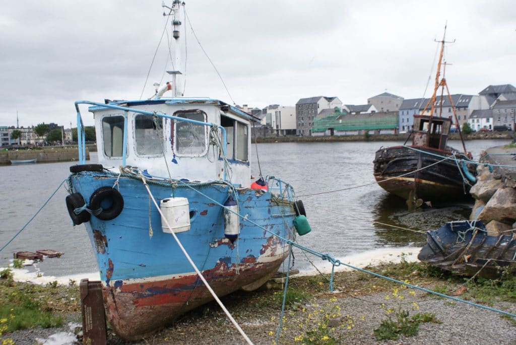 Bateaux de pêche dans le vieux port.