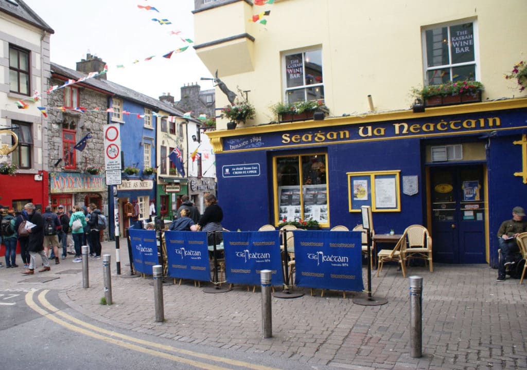 Pub Tigh Neachtain sur High Street.