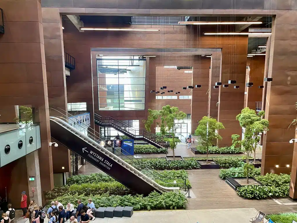 Intérieur du batiment du Centre Européen de Solidarité (Europejskie Centrum Solidarnosci) à Gdansk.