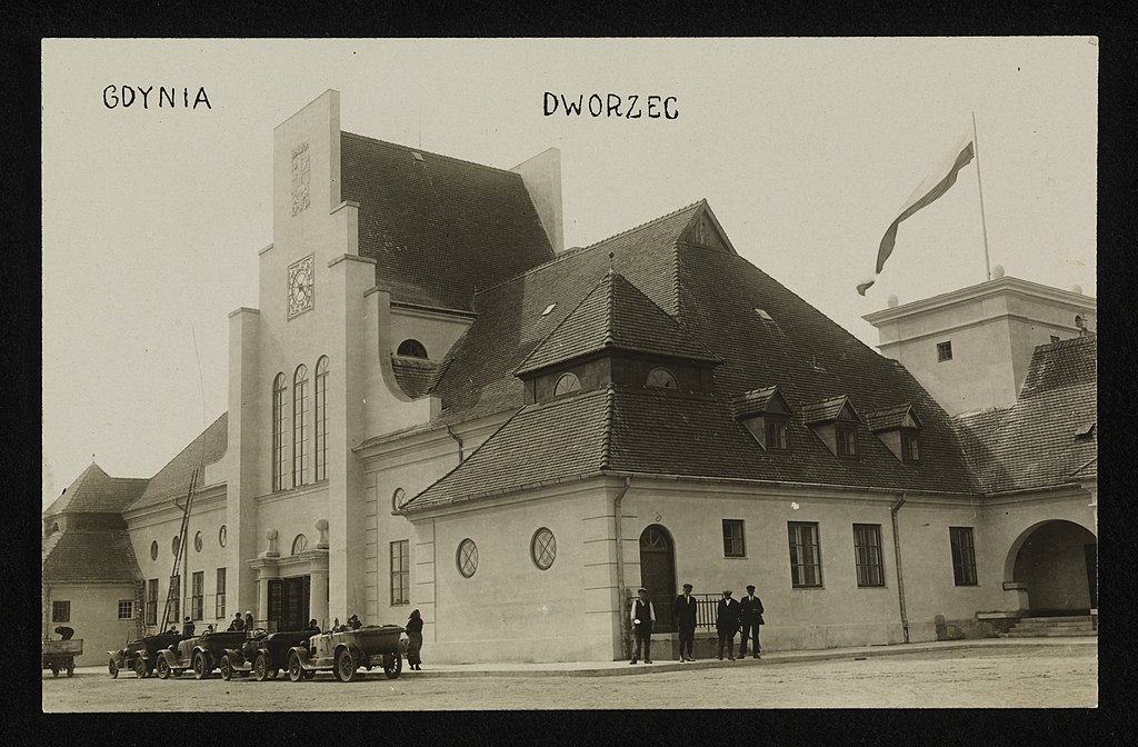 Gare centrale de Gdynia entre 1926 et 1931.