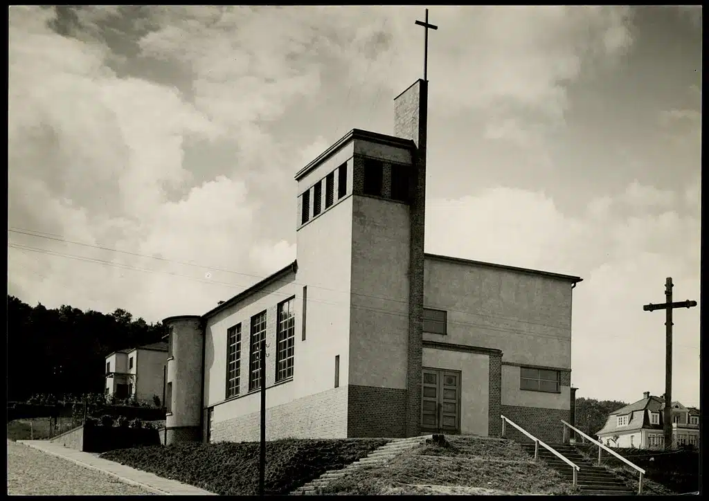 Nouvelle Eglise à Gdynia (1930-1939) - Photo d'Henryk Poddebski.
