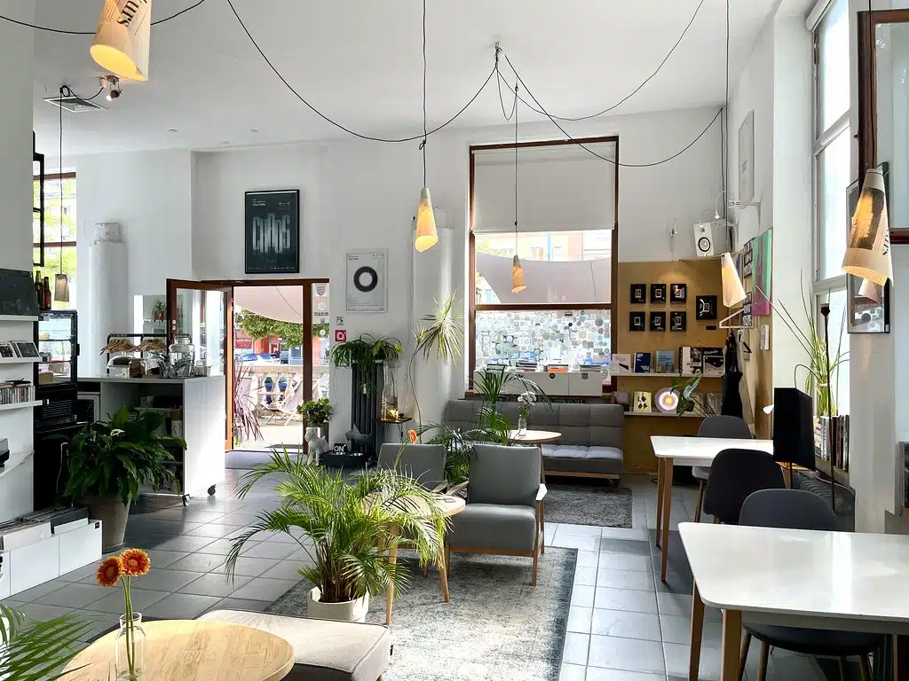 Café Kolonia Artystów dans le quartier de Wrzeszcz à Gdansk.