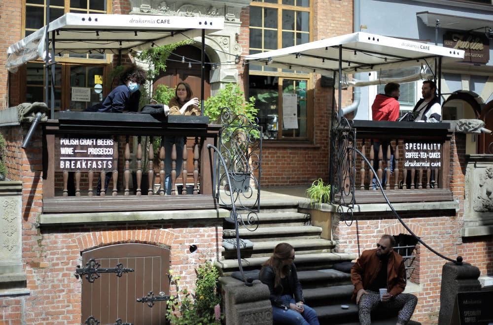 Café Drukarnia sur la belle rue Mariacka à Gdansk.