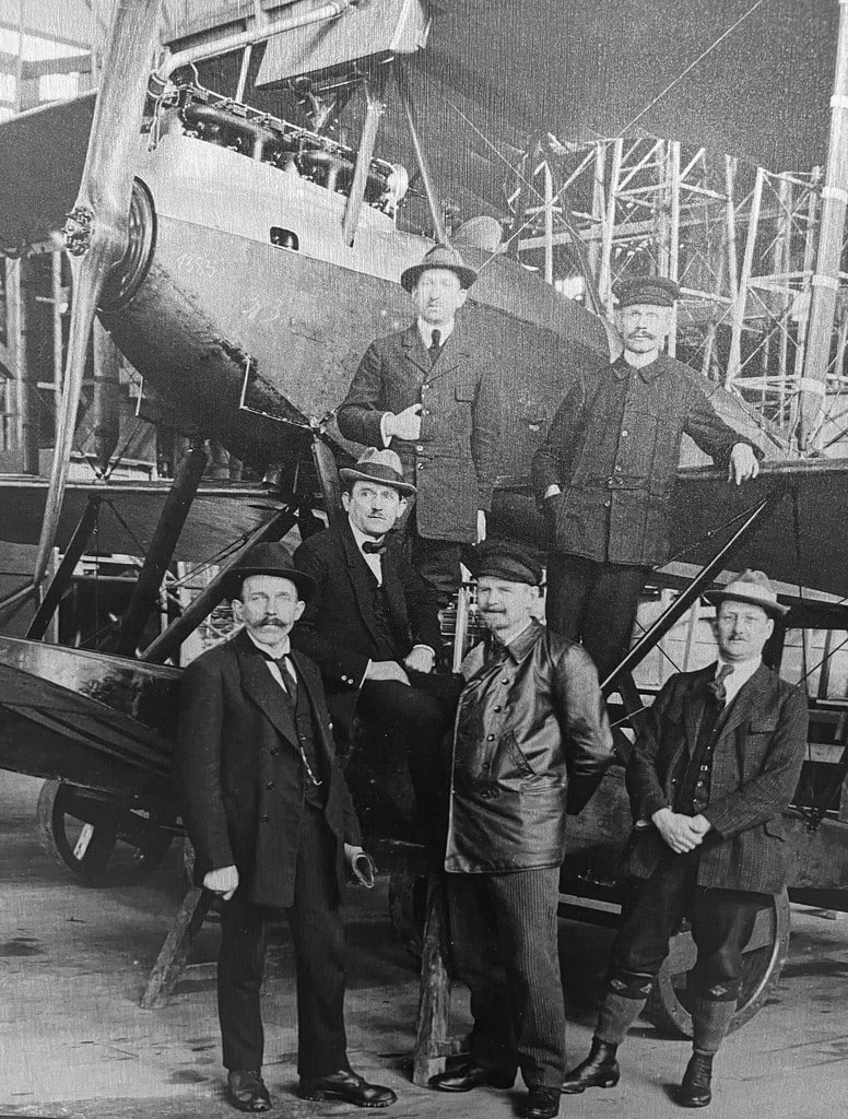 Chantiers navals de Dantzig en 1916 pionnière dans la production aérienne d'avions de guerre.