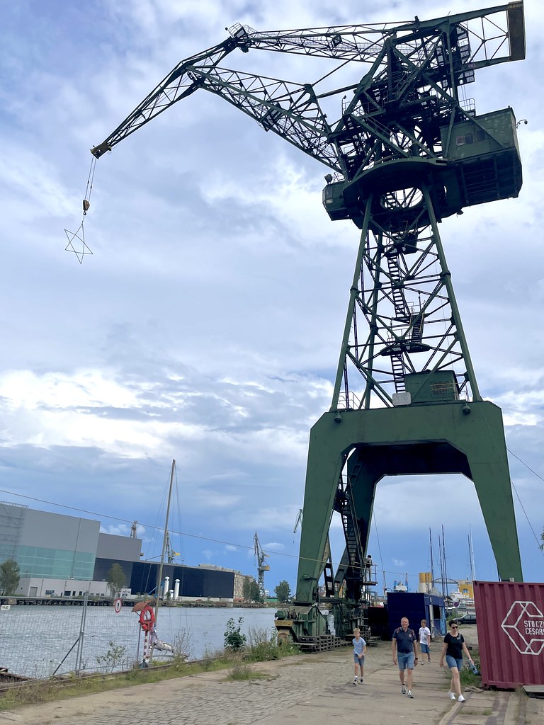 Grue portuaire Zuraw M3 à visiter sur les chantiers de Gdansk.