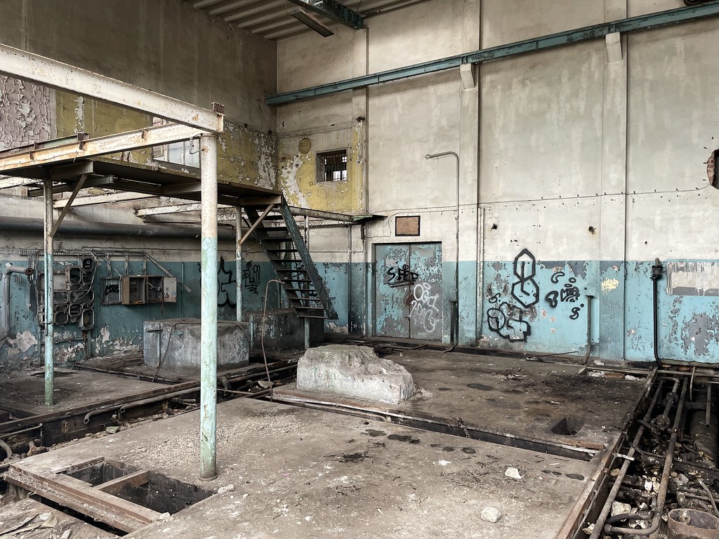 Urbex dans le chantier naval de Gdansk.