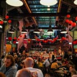 Food Halls de Gdansk : Street food, cuisine du monde, bars et clubs