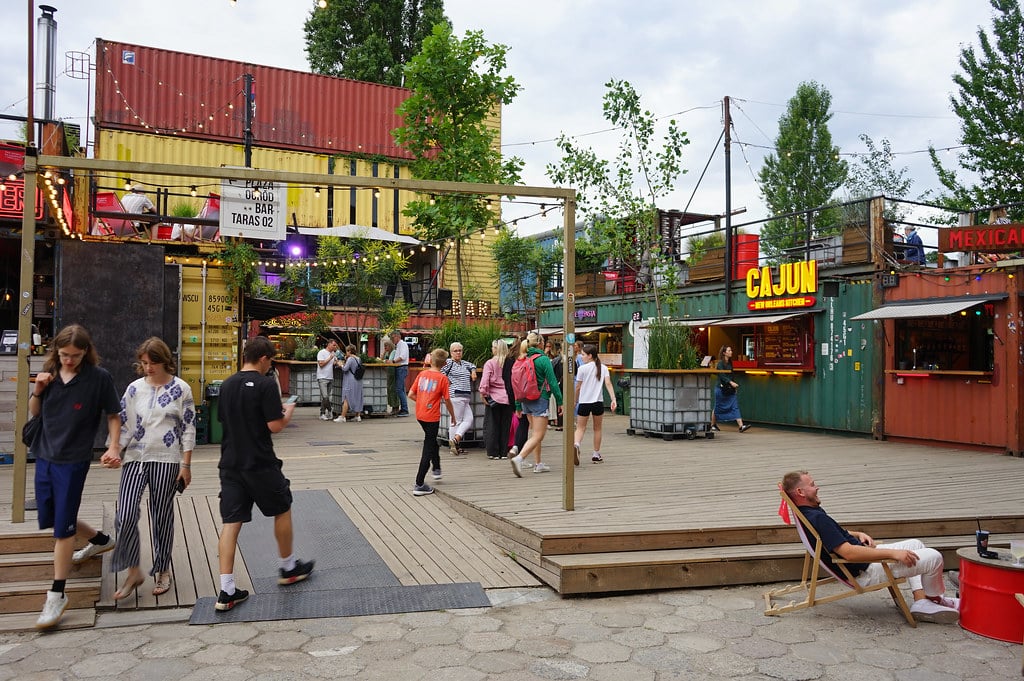 Dans le food hall de la 100cznia à Gdansk.