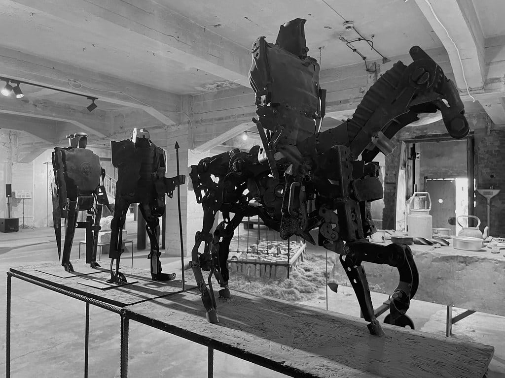 Dans la Galerie Przestrzeń Sztuki WL4 Mleczny Piotr dans le quartier de Stocznia à Gdansk.