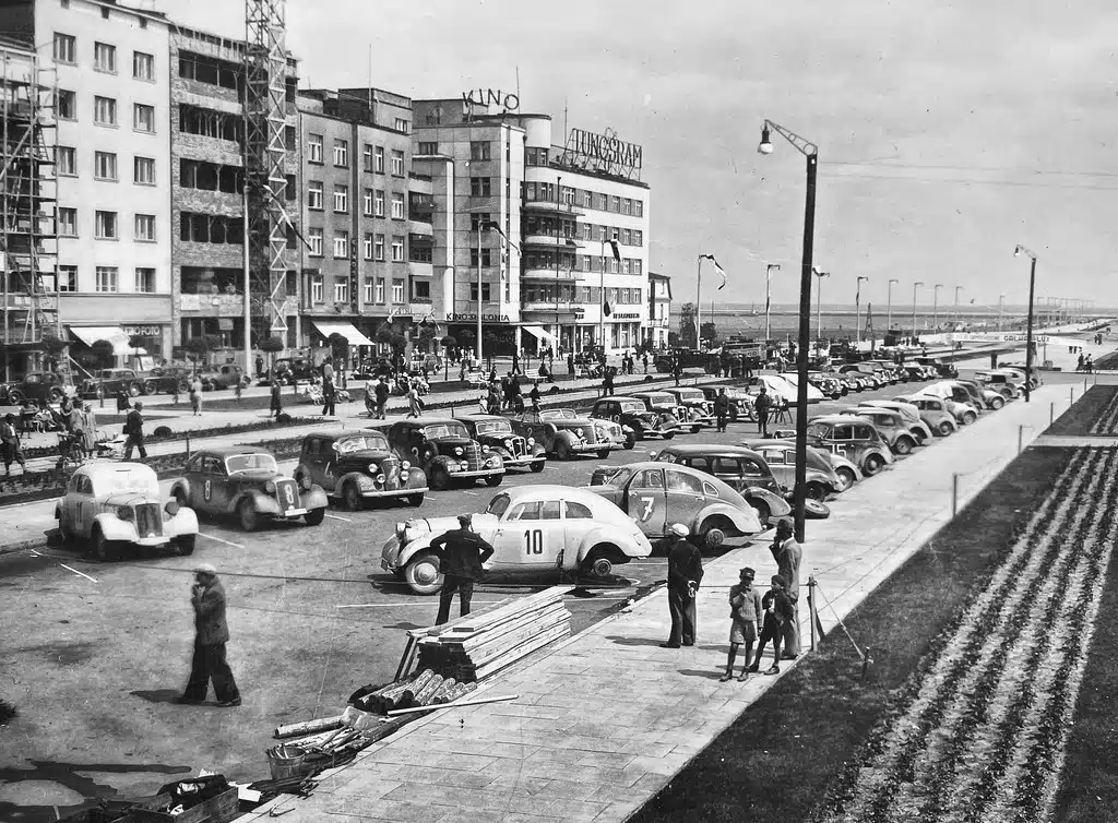 Course automobile à Gdynia dans les années 1930.