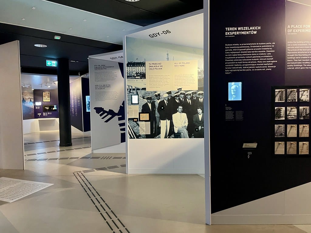 Exposition permanente du Musée de la ville de Gdynia.