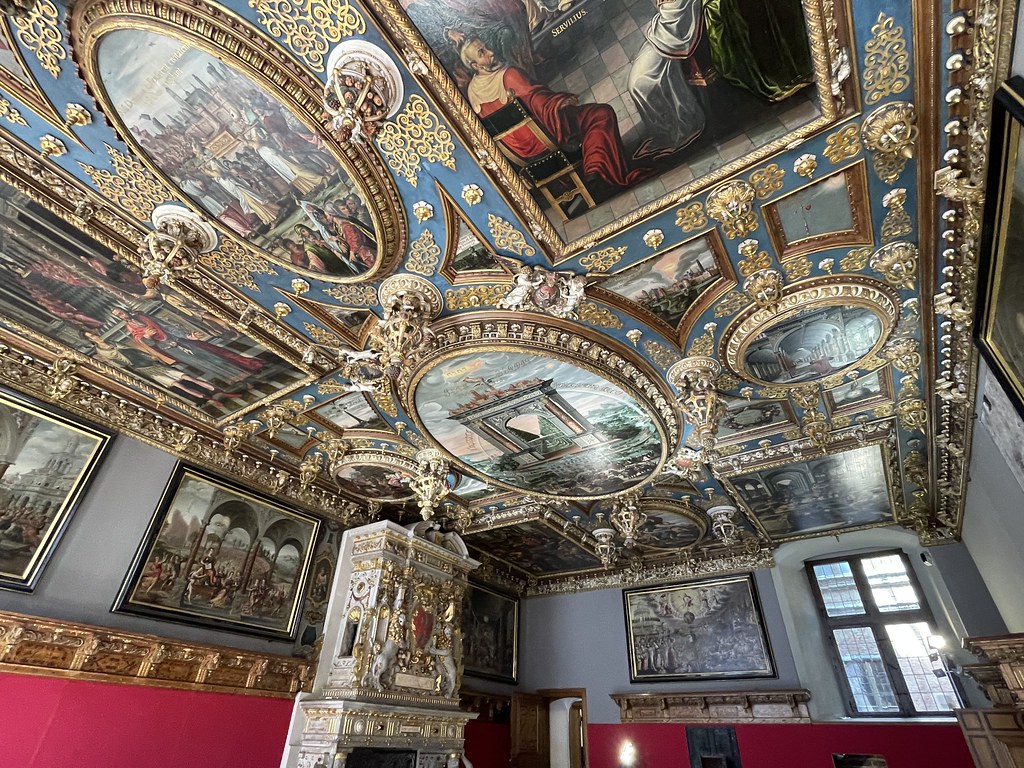 Plafond du Salon Rouge dans le Ratusz, Hotel de Ville de Gdansk.