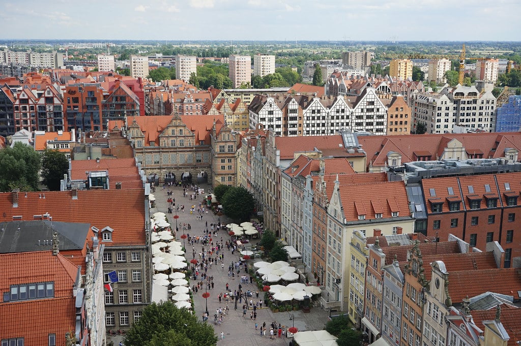 Vue sur la vieille ville et la Voie Royale depuis le Ratusz de Gdansk.