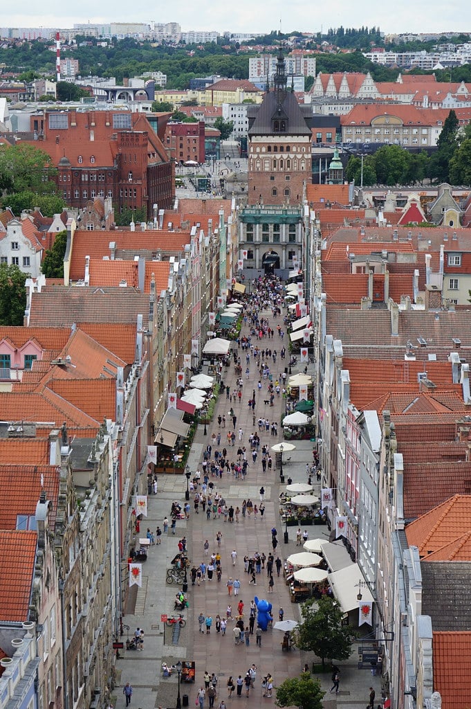 Vue sur la vieille ville et la Voie Royale depuis le Ratusz de Gdansk.