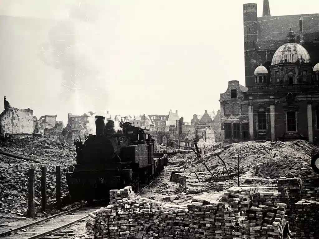 Reconstruction de la vieille ville de Gdansk après 1945.