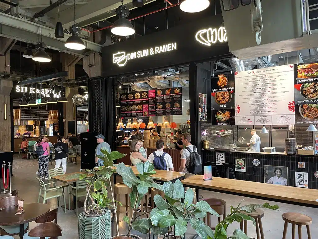 Food-hall Montownia dans le quartier de la Stocznia de Gdansk.