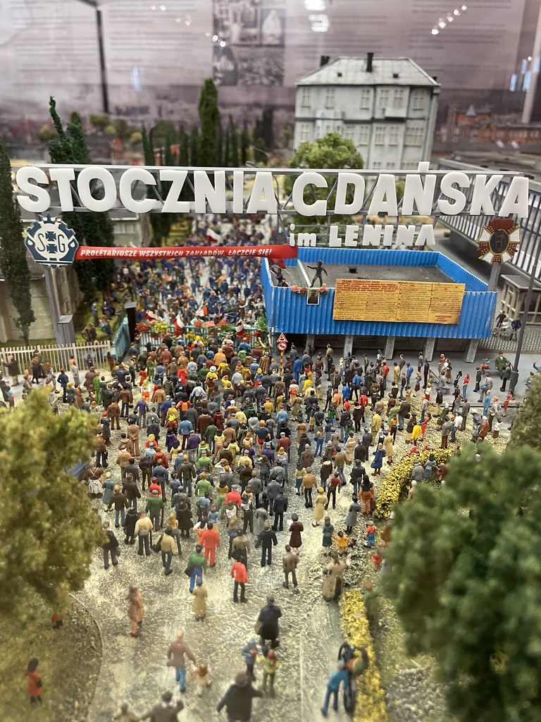 Maquette des grèves des chantiers navals de Gdansk (1980) dans la Grande Salle BHP de Solidarnosc.