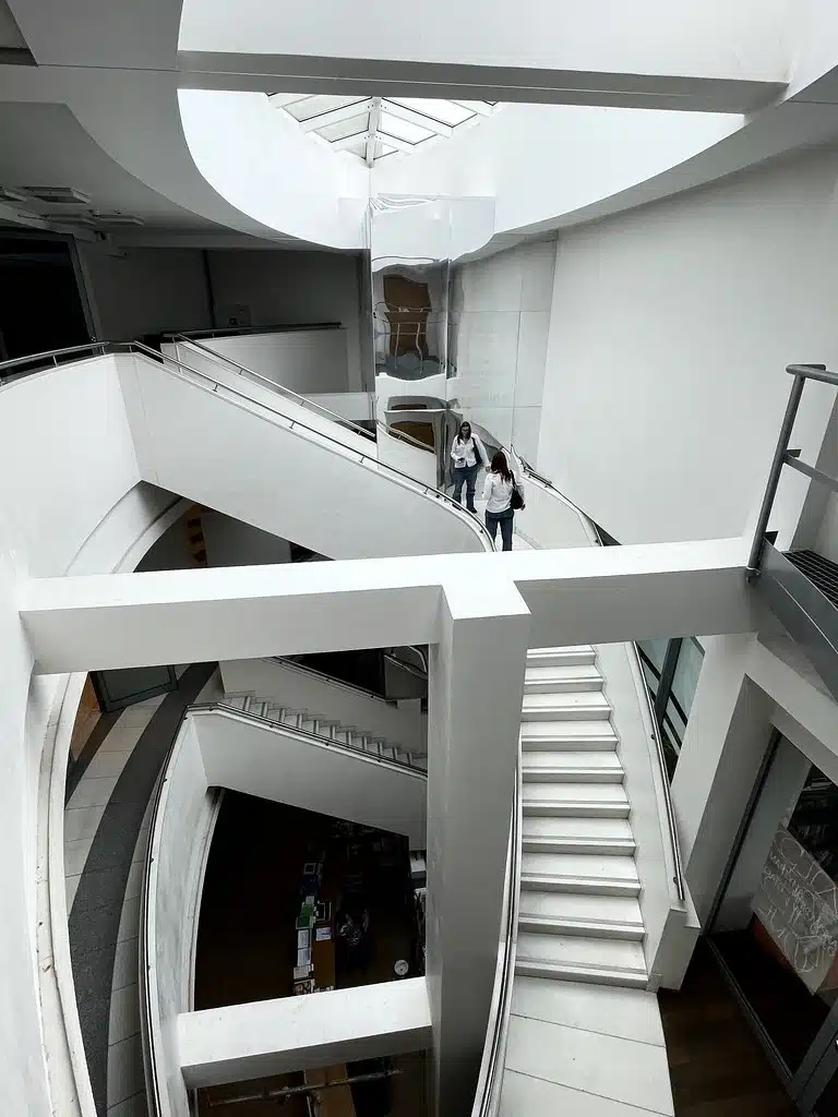 Architecture : A l'intérieur de la Galerie nationale d'art (Art contemporain) à Sopot.