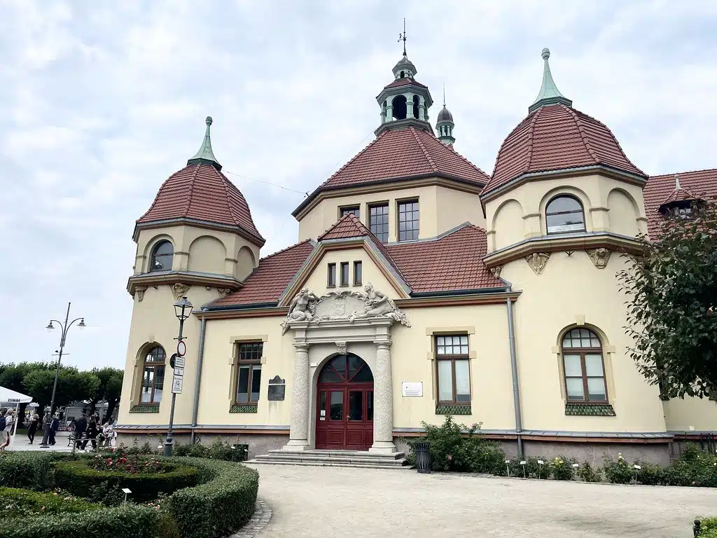 Batiment des bains balnéaires (thalassothérapie) de Sopot.