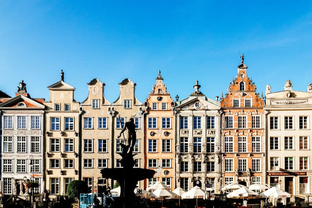 Façades du Dlugi Targ (marché long) à Gdansk - Photo de Andrea Anastasakis