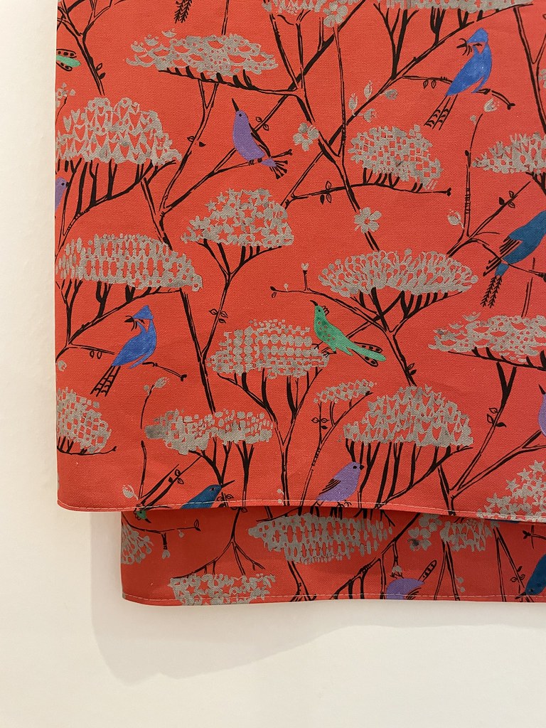 Création textile d'Alicja Wyszogrodzka dans le Musée de la ville de Gdynia lors d'une expo temporaire.