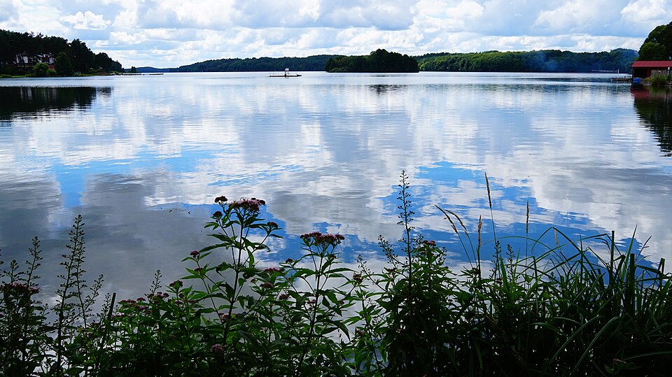 Lac Radunskie Gorne à Borucino - Photo de Krzysztof Rakowski - Licence ccbysa 3.0