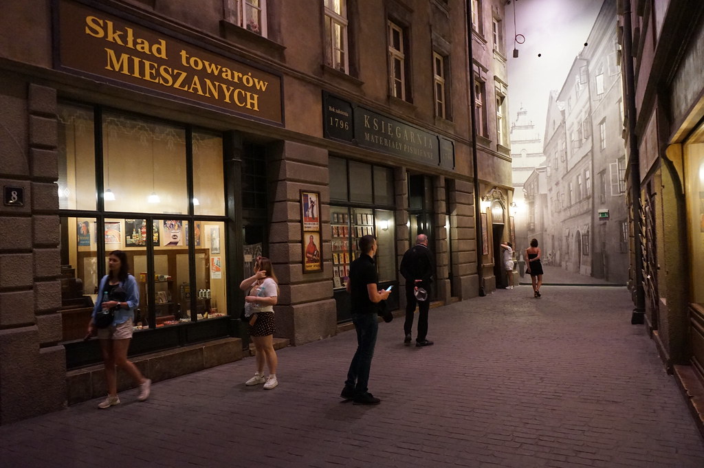 Dans une rue de la Pologne d'avant guerre dans le Musée de la 2e guerre mondiale à Gdansk.