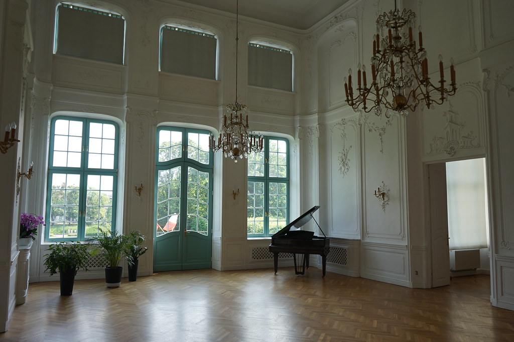 Salle de piano dans le Palais du parc d'Oliwa à Gdansk.