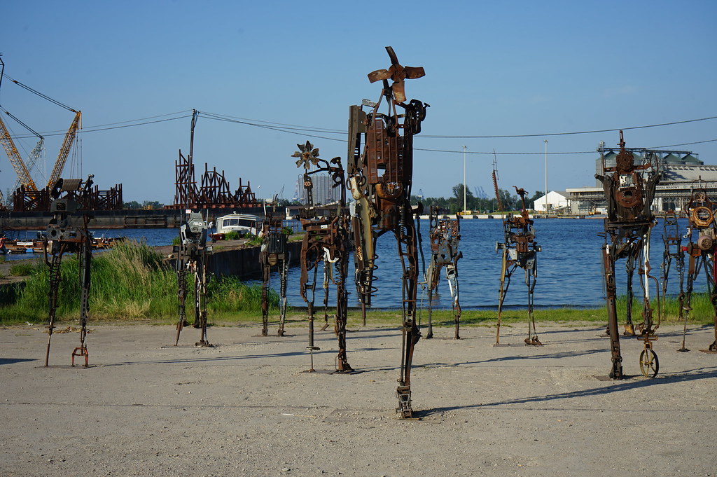 Défilés de créatures à proximité du WL4 dans le quartier de la Stocznia de Gdansk.
