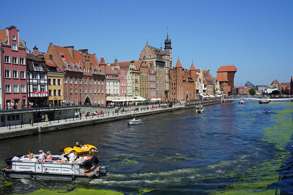 Motlawa et long pont à Gdansk.