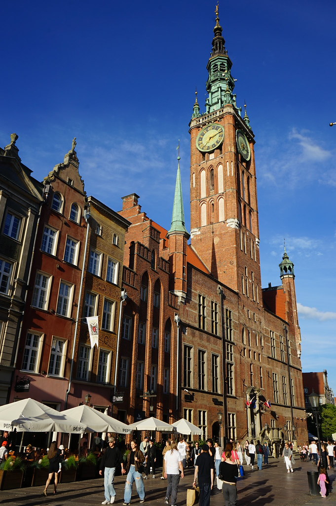 Ratusz, ancien Hotel de ville de Gdansk sur la rue longue.