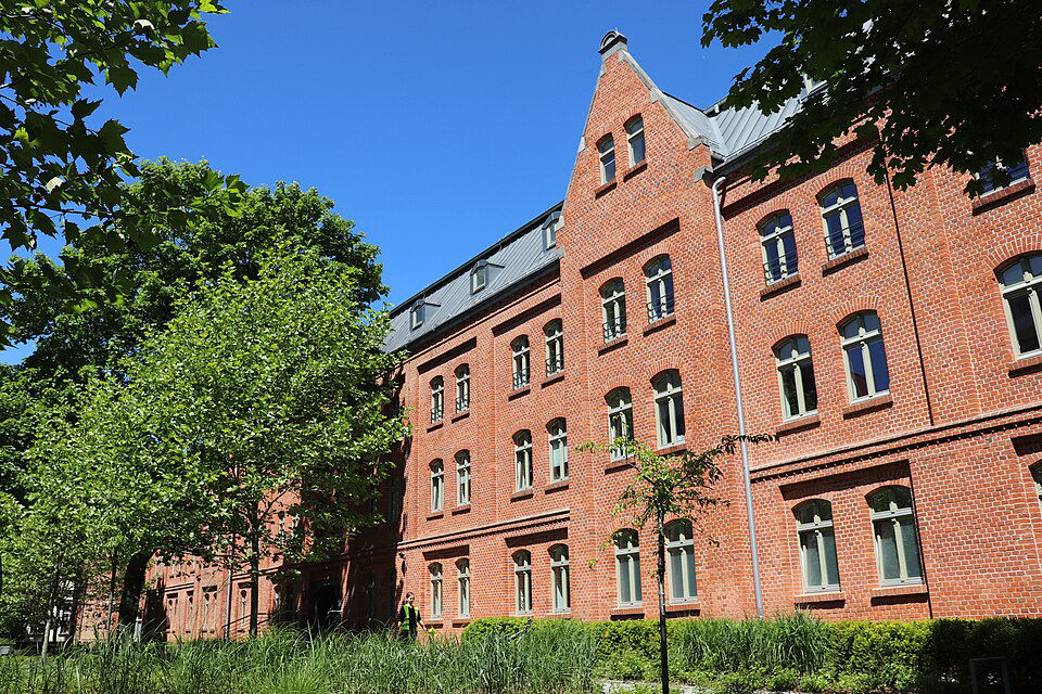 Ancien batiment militaire de la Garnizon de Wrzeszcz. Photo d'Andrzej Otrebski - Licence ccbysa 4.0