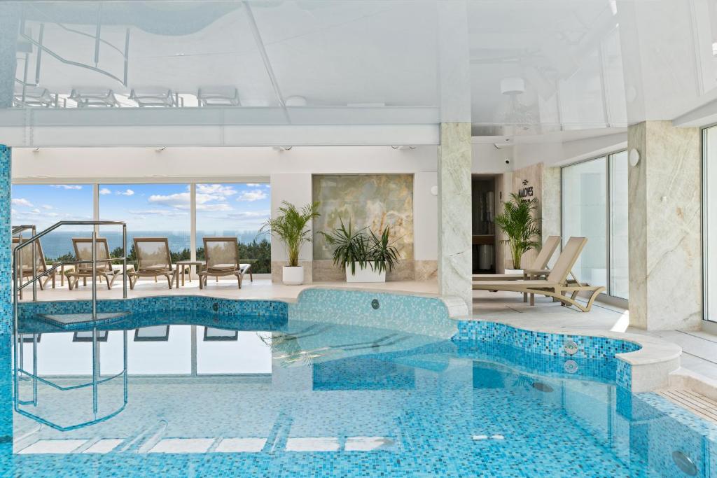 Piscine de l'hotel Maloves Resort à Wladyslawowo.