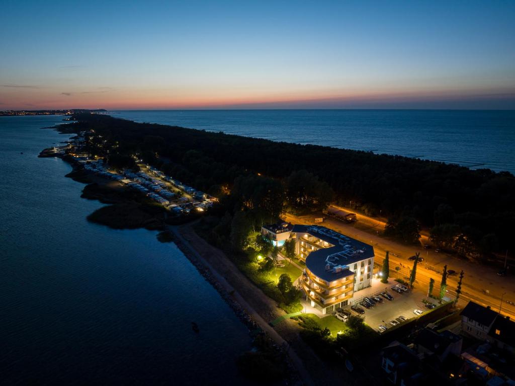 Vue de l'Hotel Meridian sur la Presqu'Île de Hel (Pologne).